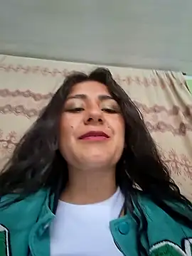 CAROLINE  07 online show from November 28, 2025, 3:34 pm