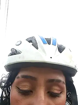 CAROLINE  07 online show from September 18, 2025, 12:52 pm