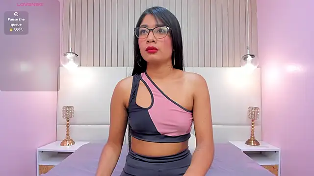 MelanyWayne  online show from February 19, 2026, 6:49 pm