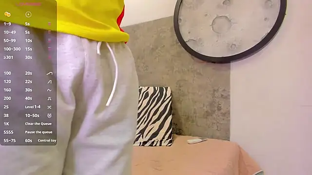 Snapshot of _Leohot_ chatting on May 9, 2026, 3:32 am Leohot online show from May 9, 2026, 3:32 am