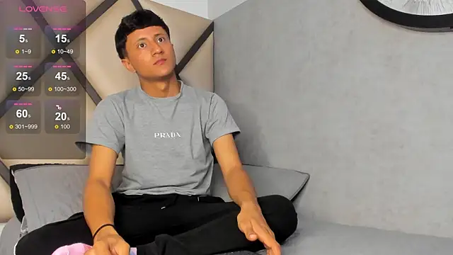  Leohot  online show from October 4, 2025, 3:19 am