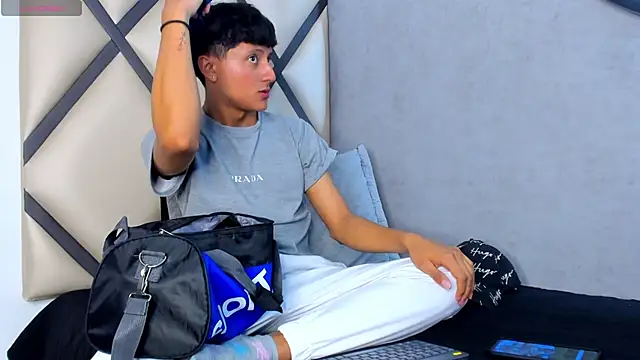  Leohot  online show from October 10, 2025, 3:40 am