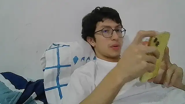 Kevintdx online show from April 19, 2026, 1:06 am