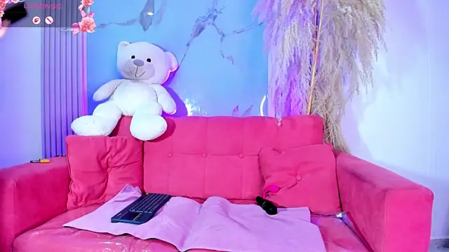 ivonyMiller online show from December 20, 2025, 9:39 pm