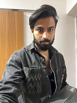 hottestboy03 online show from November 27, 2025, 5:41 am