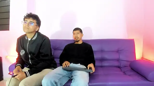 AxelAndJeremy online show from September 22, 2025, 4:18 am