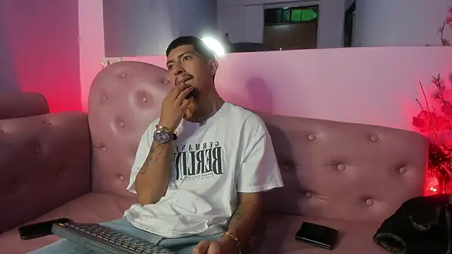 AxelAndJeremy online show from September 28, 2025, 1:45 am