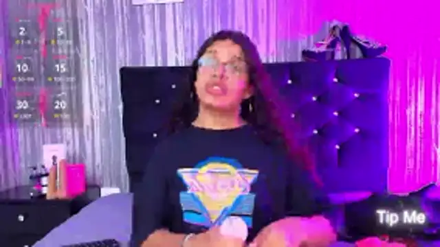 Snapshot of Hailey_johnsonn chatting on October 30, 2025, 1:20 pm Hailey johnsonn online show from October 30, 2025, 1:20 pm