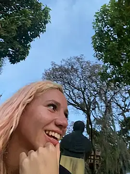 Snapshot of Bruna551 chatting on October 6, 2025, 9:04 pm Bruna551 online show from October 6, 2025, 9:04 pm