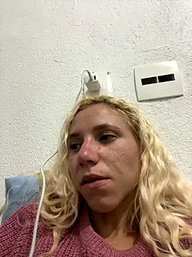 Snapshot of Bruna551 chatting on November 12, 2025, 4:16 am Bruna551 online show from November 12, 2025, 4:16 am