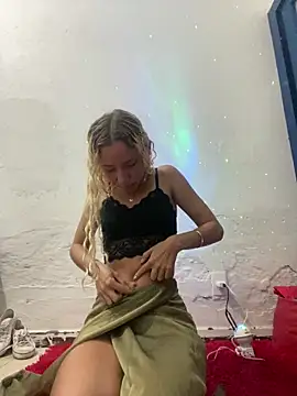 Snapshot of Bruna551 chatting on February 17, 2026, 2:20 am Bruna551 online show from February 17, 2026, 2:20 am