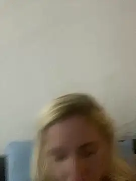 Snapshot of Bruna551 chatting on December 18, 2025, 4:50 am Bruna551 online show from December 18, 2025, 4:50 am