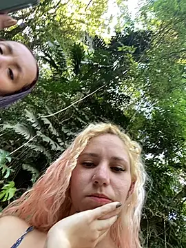 Snapshot of Bruna551 chatting on October 5, 2025, 7:04 pm Bruna551 online show from October 5, 2025, 7:04 pm