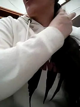 Aisha manzur online show from December 5, 2025, 5:33 pm