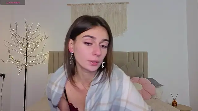 Snapshot of Little_mia__ chatting on November 19, 2025, 10:54 pm Little mia online show from November 19, 2025, 10:54 pm