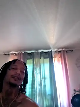 Snapshot of SHAUDiii chatting on June 15, 2026, 12:33 am SHAUDiii online show from June 15, 2026, 12:33 am