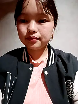 Snapshot of XoiXoi232 chatting on October 25, 2025, 1:34 pm XoiXoi232 online show from October 25, 2025, 1:34 pm