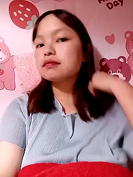 Snapshot of XoiXoi232 chatting on November 24, 2025, 9:42 am XoiXoi232 online show from November 24, 2025, 9:42 am