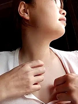 Snapshot of XoiXoi232 chatting on November 7, 2025, 8:41 am XoiXoi232 online show from November 7, 2025, 8:41 am