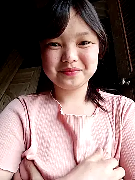 XoiXoi232 online show from March 25, 2026, 8:35 am