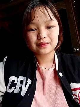 Snapshot of XoiXoi232 chatting on November 17, 2025, 2:59 am XoiXoi232 online show from November 17, 2025, 2:59 am