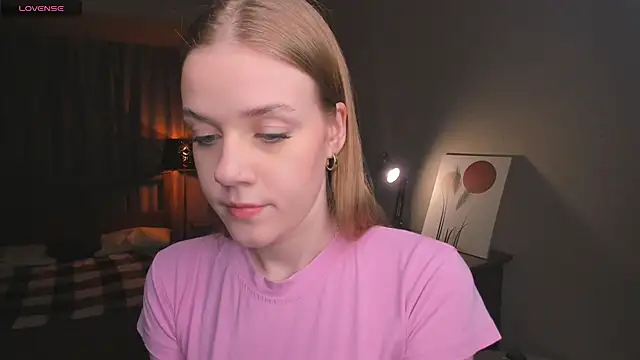 OdellaFrake online show from October 21, 2025, 8:19 pm