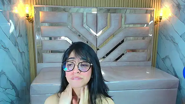 zoe r  online show from October 10, 2025, 3:18 am