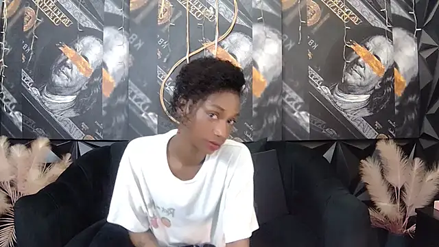 Lilmisbaddyxxx online show from February 13, 2026, 5:24 pm