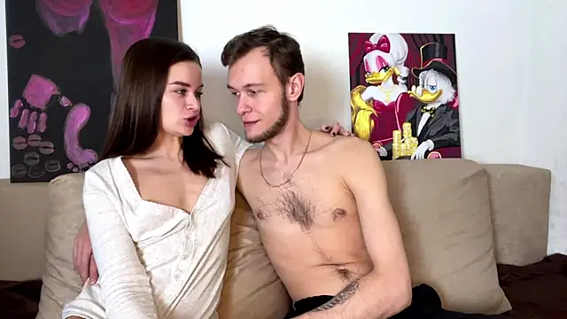 Snapshot of Petal_Couple chatting on November 3, 2025, 2:20 pm Petal Couple online show from November 3, 2025, 2:20 pm