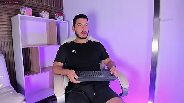 Axel grey  online show from October 16, 2025, 12:13 pm