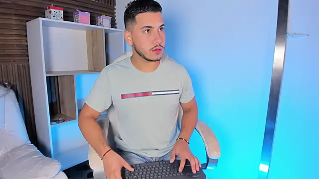 Axel grey  online show from September 23, 2025, 12:34 pm