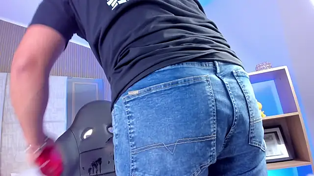 Axel grey  online show from March 23, 2026, 12:49 pm