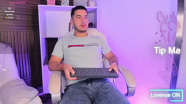 Axel grey  online show from November 18, 2025, 12:41 pm