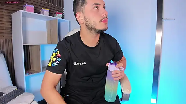 Axel grey  online show from October 6, 2025, 12:17 pm