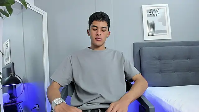 Tylerffoxx online show from October 27, 2025, 8:21 pm