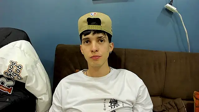 Snapshot of Jheampiiero chatting on February 9, 2026, 9:35 pm Jheampiiero online show from February 9, 2026, 9:35 pm