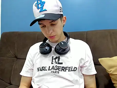 Snapshot of Jheampiiero chatting on February 3, 2026, 9:53 pm Jheampiiero online show from February 3, 2026, 9:53 pm