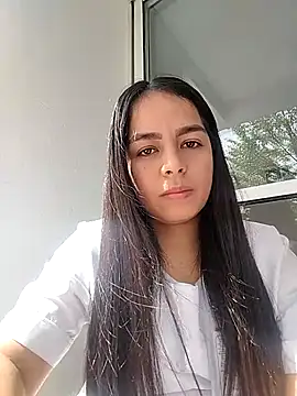 Snapshot of NatashaRose18 chatting on October 27, 2025, 6:53 pm NatashaRose18 online show from October 27, 2025, 6:53 pm