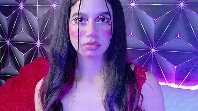 Megan Luxe online show from October 4, 2025, 4:47 am