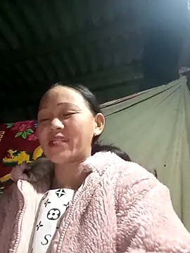 MaiHoa69 online show from November 23, 2025, 1:21 pm