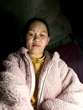 MaiHoa69 online show from March 4, 2026, 11:45 pm