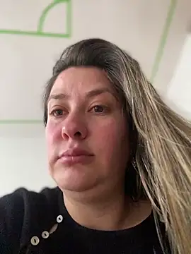 Abby-LS online show from November 28, 2025, 7:03 pm