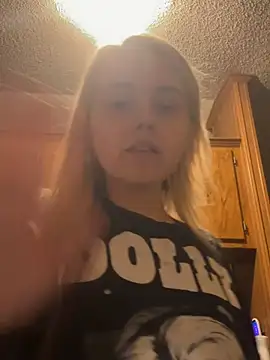 Snapshot of JuicyExxxperience chatting on February 15, 2026, 12:48 pm JuicyExxxperience online show from February 15, 2026, 12:48 pm