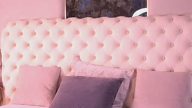 BellaNoirre online show from March 28, 2026, 7:04 pm