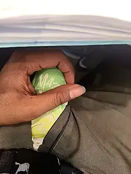 hotboy43339 online show from December 22, 2025, 8:47 am