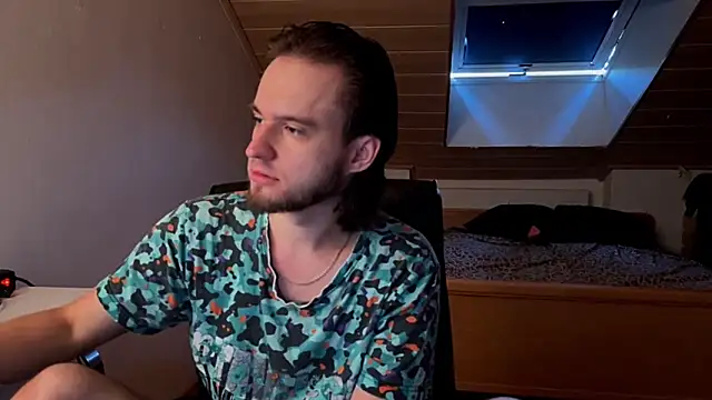 Snapshot of Bez3ybik chatting on June 28, 2026, 7:36 am Bez3ybik online show from June 28, 2026, 7:36 am