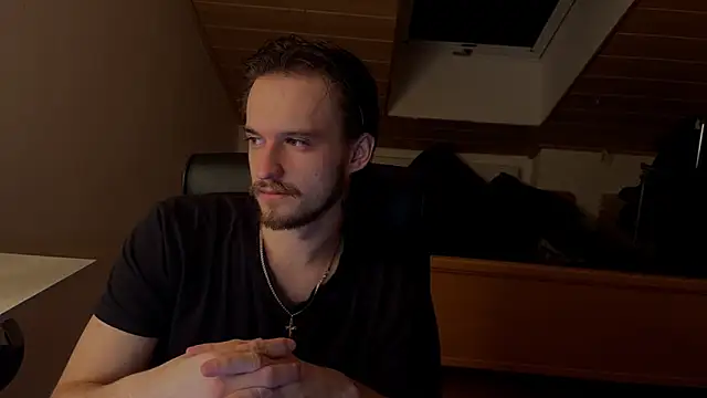 Snapshot of Bez3ybik chatting on March 3, 2026, 11:23 pm Bez3ybik online show from March 3, 2026, 11:23 pm