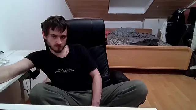 Snapshot of Bez3ybik chatting on December 16, 2025, 6:23 pm Bez3ybik online show from December 16, 2025, 6:23 pm