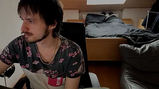 Snapshot of Bez3ybik chatting on February 14, 2026, 8:25 am Bez3ybik online show from February 14, 2026, 8:25 am