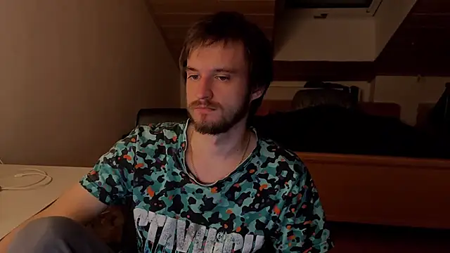 Snapshot of Bez3ybik chatting on January 5, 2026, 6:55 pm Bez3ybik online show from January 5, 2026, 6:55 pm